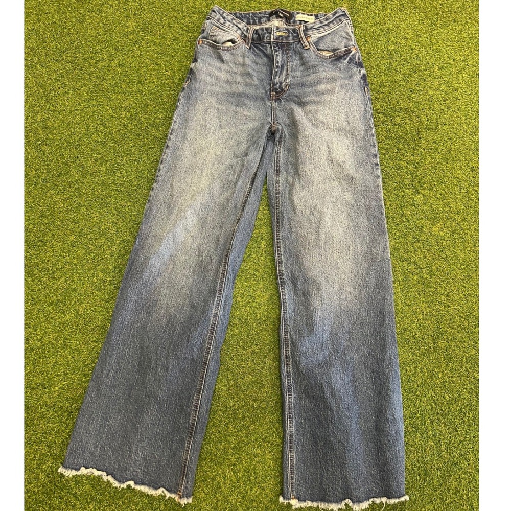 BCBGeneration High Rise Wide Leg Jeans Medium Wash Raw Hem Size 5/27 R8L3BC21